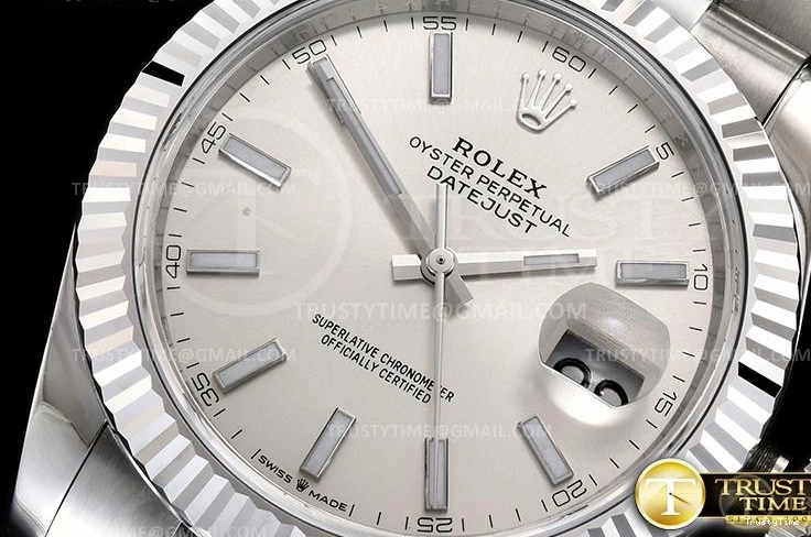 1102 ComfortFit R2DJ0257A – DJ2 41mm 658